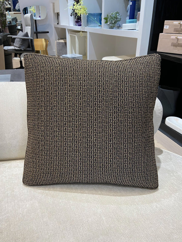 BOXED SQUARE PILLOW