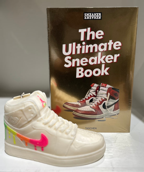 "THE ULTIMATE SNEAKER WHITE AND NEON" GIFT SET