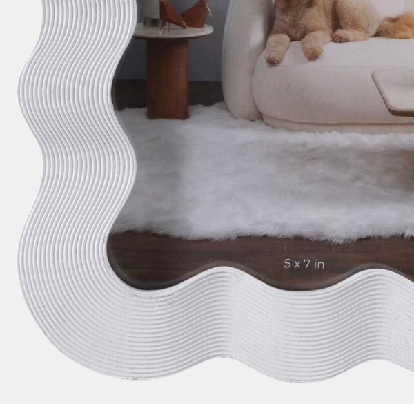 SQUIGGLE WHITE PHOTO FRAME