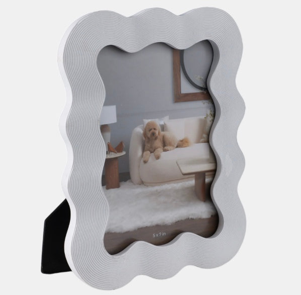 SQUIGGLE WHITE PHOTO FRAME