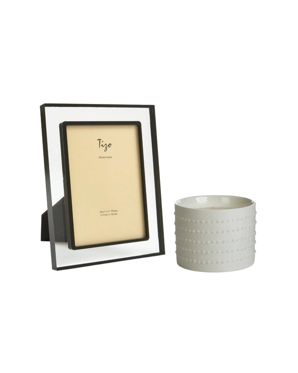 Black Frame & White Candle Gift Set