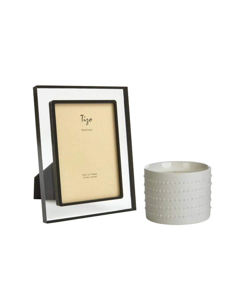 Black Frame & White Candle Gift Set