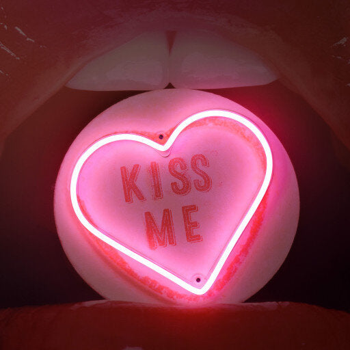 Hot Lips Kiss Me - LED Neon